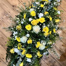 Fresh Yellow and White Spray